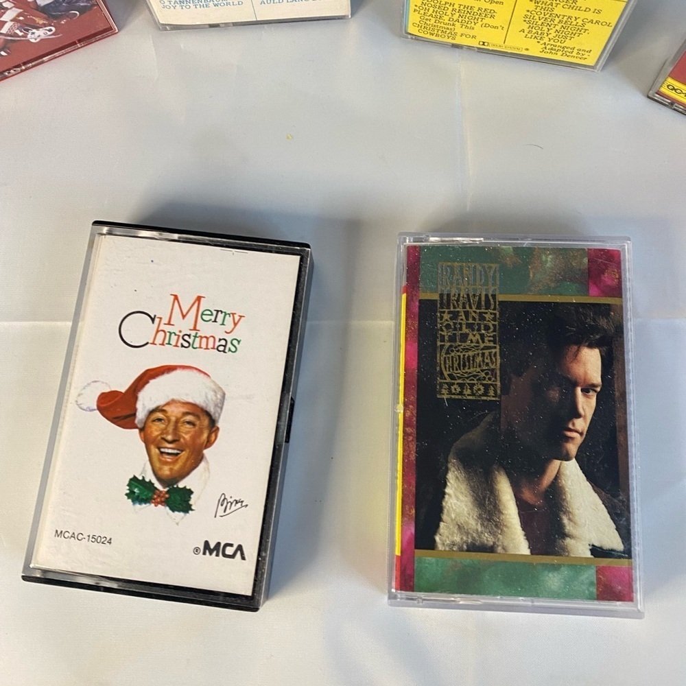 VINTAGE 1984 Bing Crosby Merry Christmas, plus other various cassettes lot - Picture 4 of 7